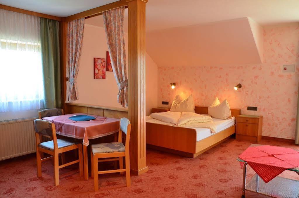 Gaestehaus Goetz Дроболлах-ам-Фаакер-Зее Экстерьер фото